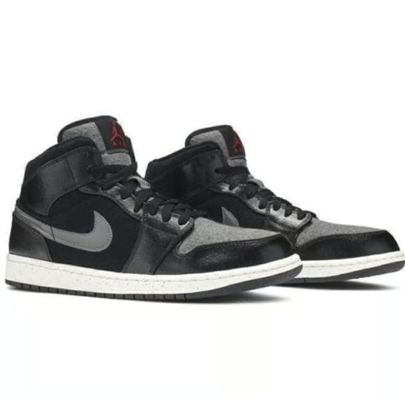EUC 2016 Air Jordan 1 Mid SE Winterized Black Grey Athletic Sneaker Shoes 9.5 main image 4